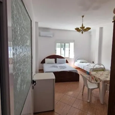 Aparthotel Vila Hazbi Tare *