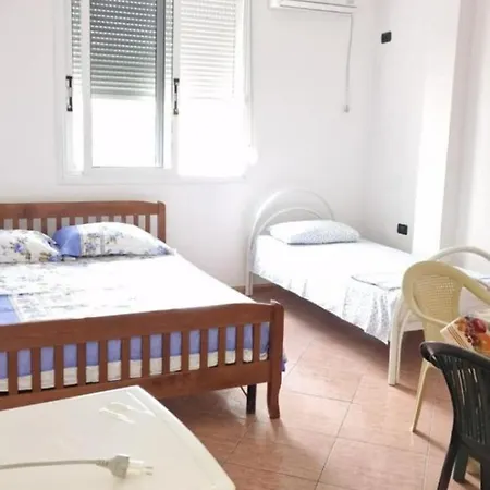 Vila Hazbi Tare Aparthotel *